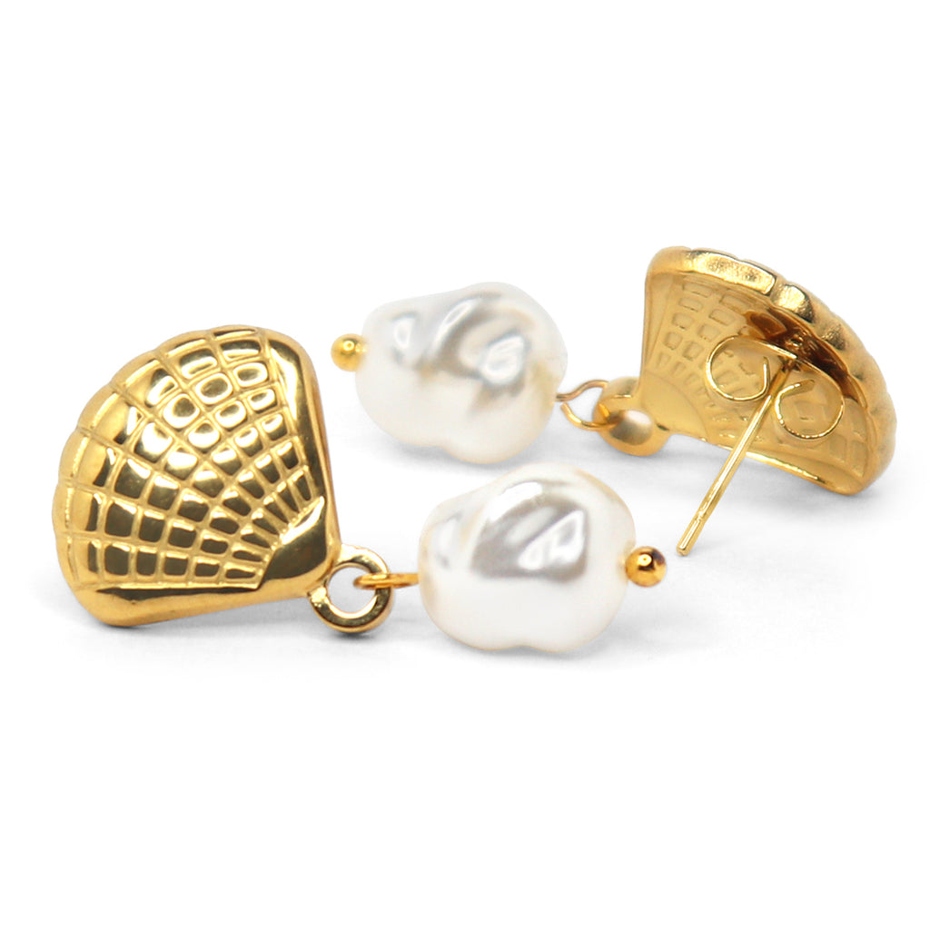 SOHIRA Shell Pearl Earring | 18K Gold Plated