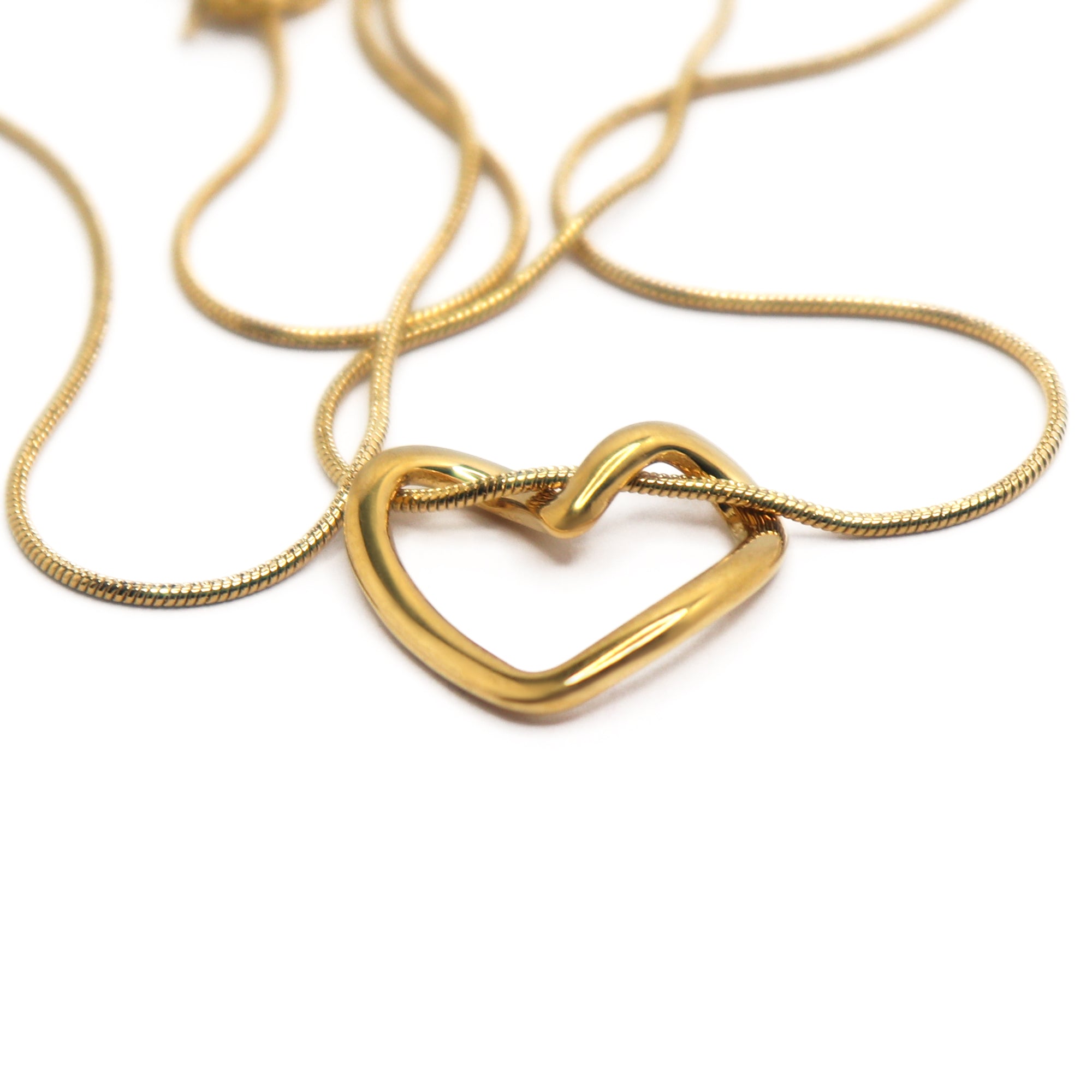 SOHIRA Hollow Love Necklace | 18K Gold Plated