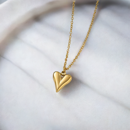 Love's Embrace Necklace | 18K Gold Plated