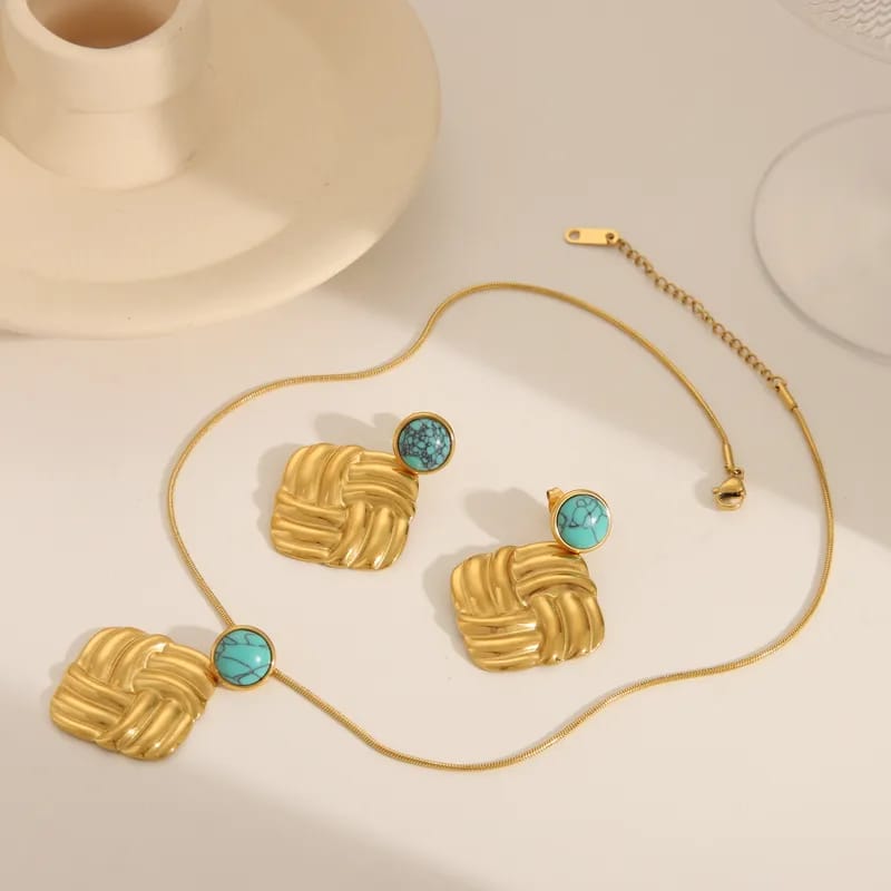 Bohemian Square Twisted Hook Set | 18K Gold Plated